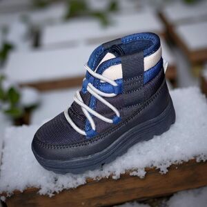 Baby Carters Fallon Pull On Bungee Closure Winter Boots Size 6